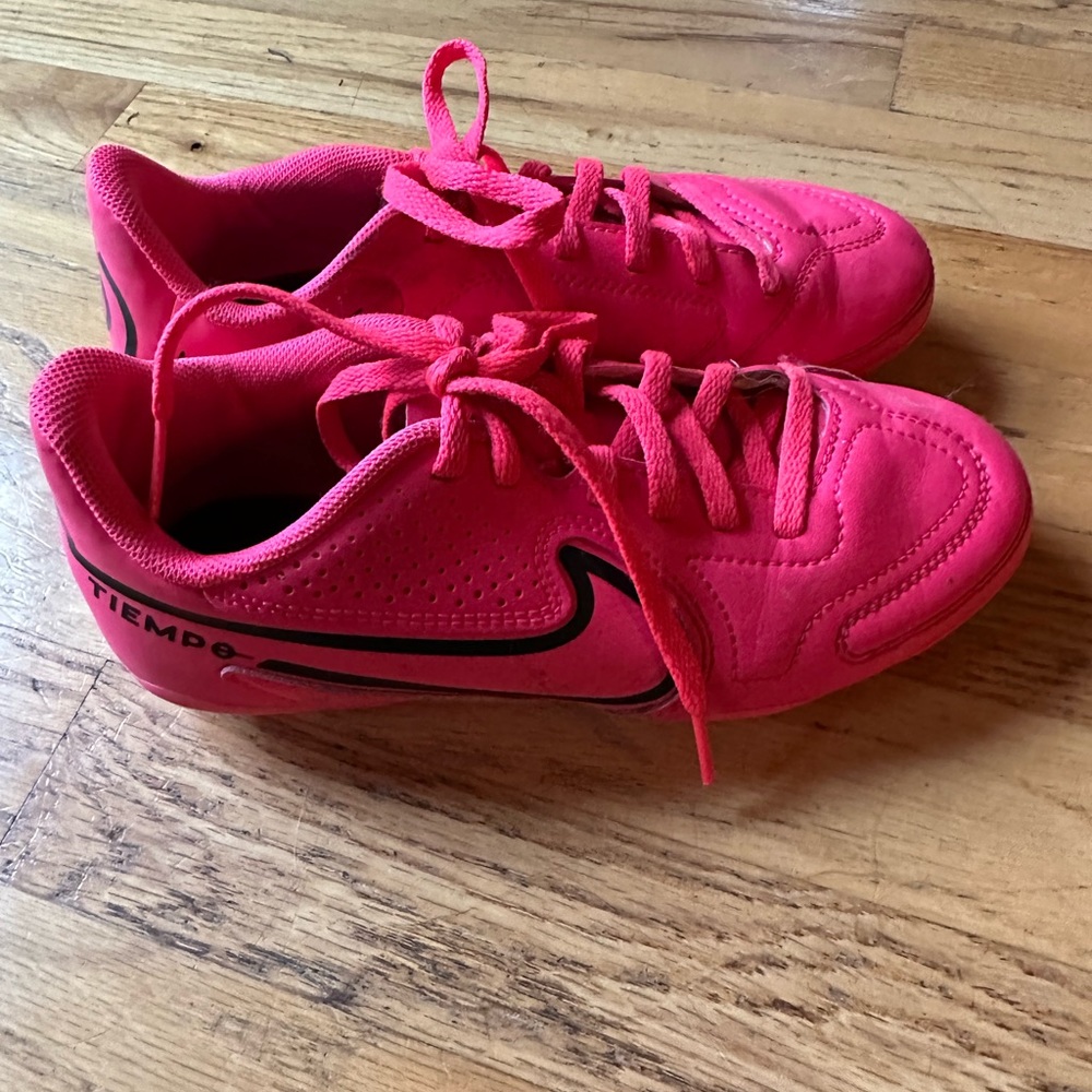 Nike Kids' Tiempo Soccer Cleats - Bright Pink - Picture 4 of 12